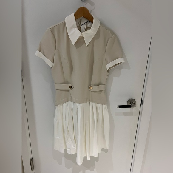 Karen Millen jersey cotton, Poplin pleated mini dress in color stone ( stretchy) - Picture 3 of 11